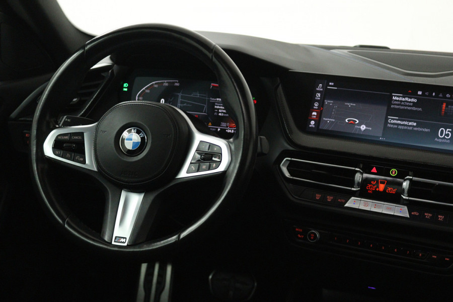 BMW 2 Serie Gran Coupé 218i Executive Edition (PANORAMADAK, SFEERVERLICHTING, NAVIGATIE, CRUISE CONTROL, DEALER ONDERHOUDEN)