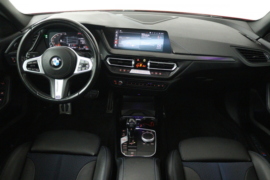 BMW 2 Serie Gran Coupé 218i Executive Edition (PANORAMADAK, SFEERVERLICHTING, NAVIGATIE, CRUISE CONTROL, DEALER ONDERHOUDEN)