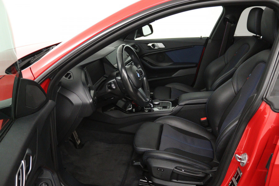 BMW 2 Serie Gran Coupé 218i Executive Edition (PANORAMADAK, SFEERVERLICHTING, NAVIGATIE, CRUISE CONTROL, DEALER ONDERHOUDEN)