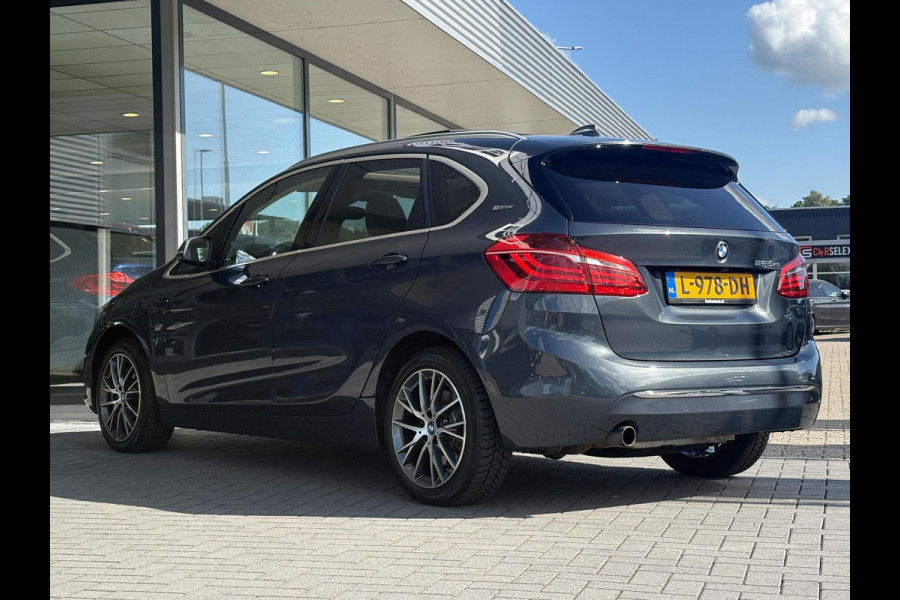 BMW 2 Serie Active Tourer 225xe iPerformance High Executive | PHEV | Panoramadak | Stoelverwarming | Leder | Head-Up | Navi