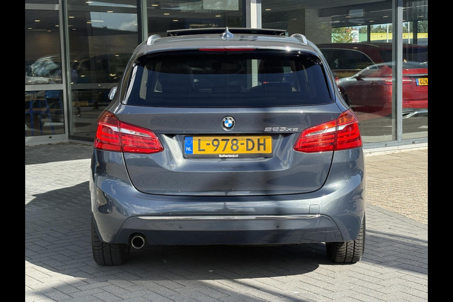 BMW 2 Serie Active Tourer 225xe iPerformance High Executive | PHEV | Panoramadak | Stoelverwarming | Leder | Head-Up | Navi