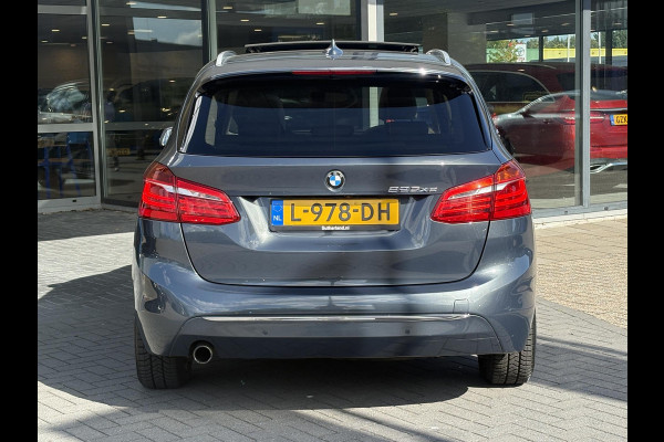 BMW 2 Serie Active Tourer 225xe iPerformance High Executive | PHEV | Panoramadak | Stoelverwarming | Leder | Head-Up | Navi