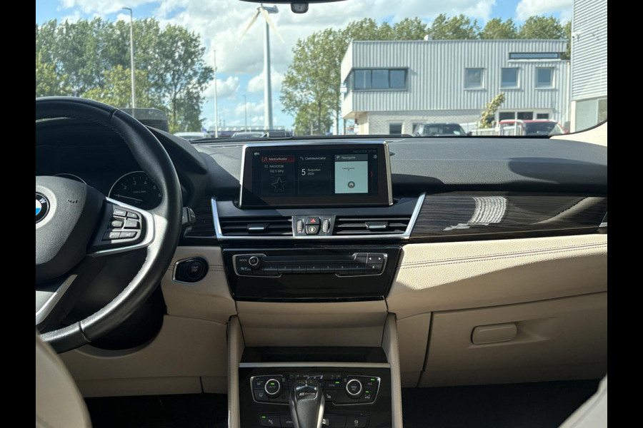 BMW 2 Serie Active Tourer 225xe iPerformance High Executive | PHEV | Panoramadak | Stoelverwarming | Leder | Head-Up | Navi