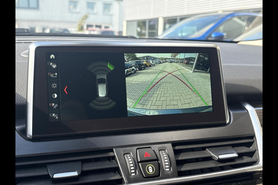 BMW 2 Serie Active Tourer 225xe iPerformance High Executive | PHEV | Panoramadak | Stoelverwarming | Leder | Head-Up | Navi