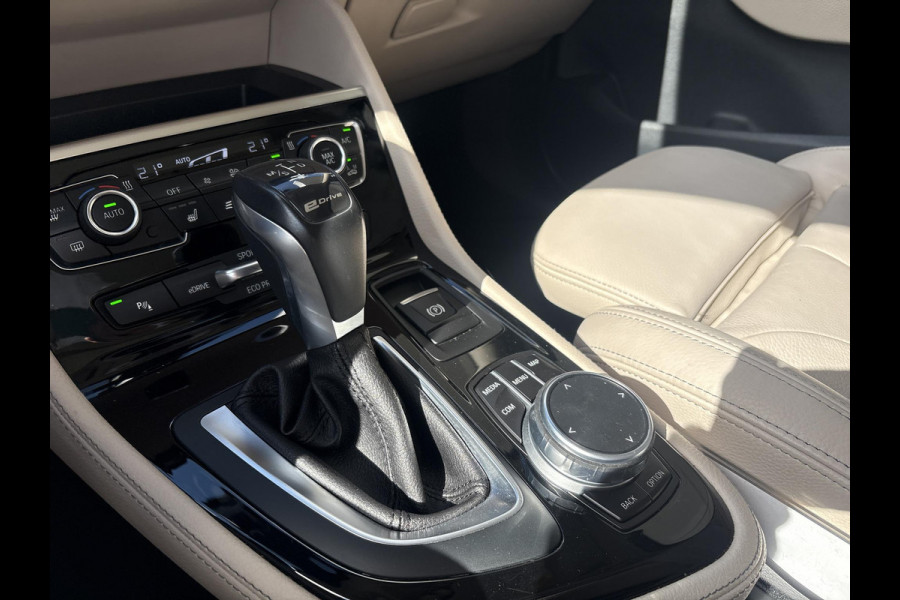 BMW 2 Serie Active Tourer 225xe iPerformance High Executive | PHEV | Panoramadak | Stoelverwarming | Leder | Head-Up | Navi