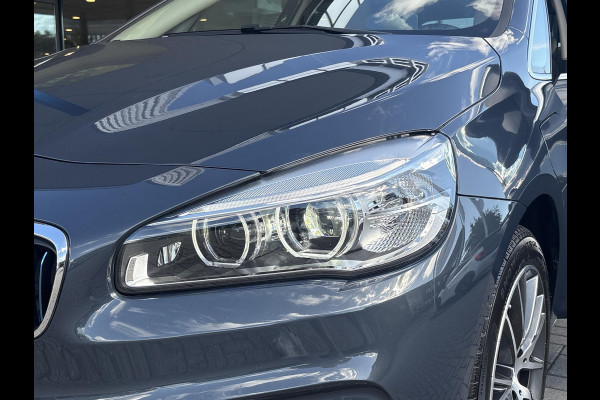 BMW 2 Serie Active Tourer 225xe iPerformance High Executive | PHEV | Panoramadak | Stoelverwarming | Leder | Head-Up | Navi