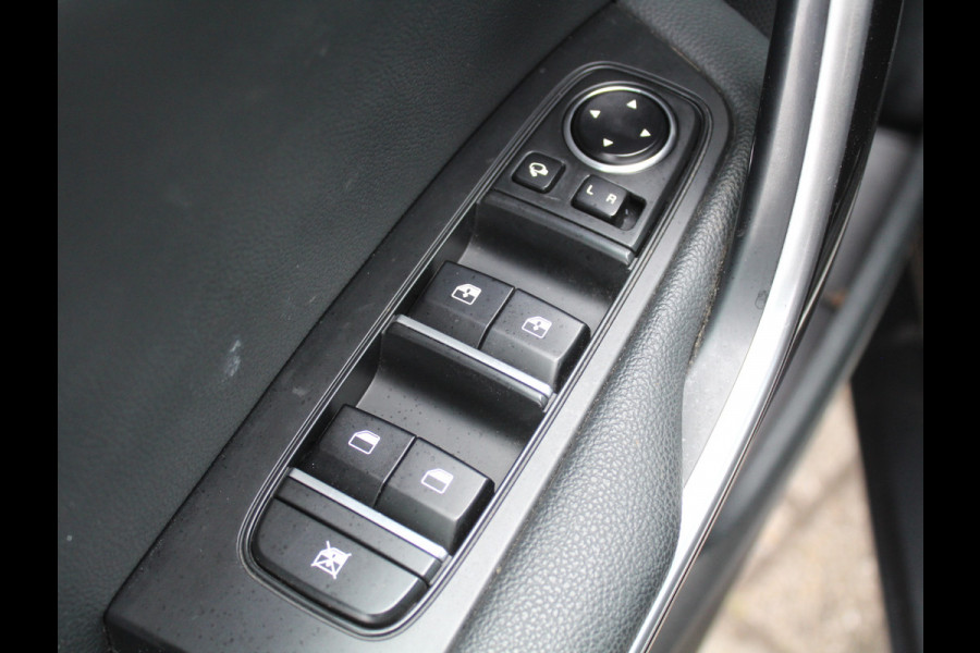 Kia Ceed Sportswagon 1.0 T-GDi GT-Line CLIMATE | CAMERA | CARPLAY | LED | STOEL/STUURVERW | ELECAKLEP | LMV17 | AFNBTRHAAK | PANODAK