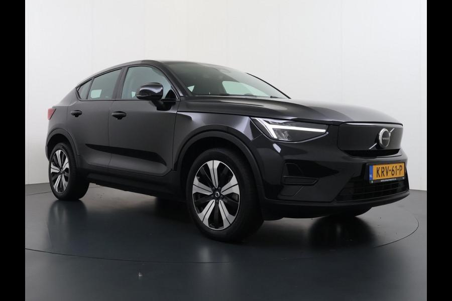Volvo C40 Single Motor Core 70 kWh VOLVO DEALER ONDERHOUDEN| ACHTERUITRIJCAMERA| PANORAMADAK| STOEL + STUURVERWARMING| RIJKLAARPRIJS INCL. 12 MAANDEN BOVAG GARANTIE|