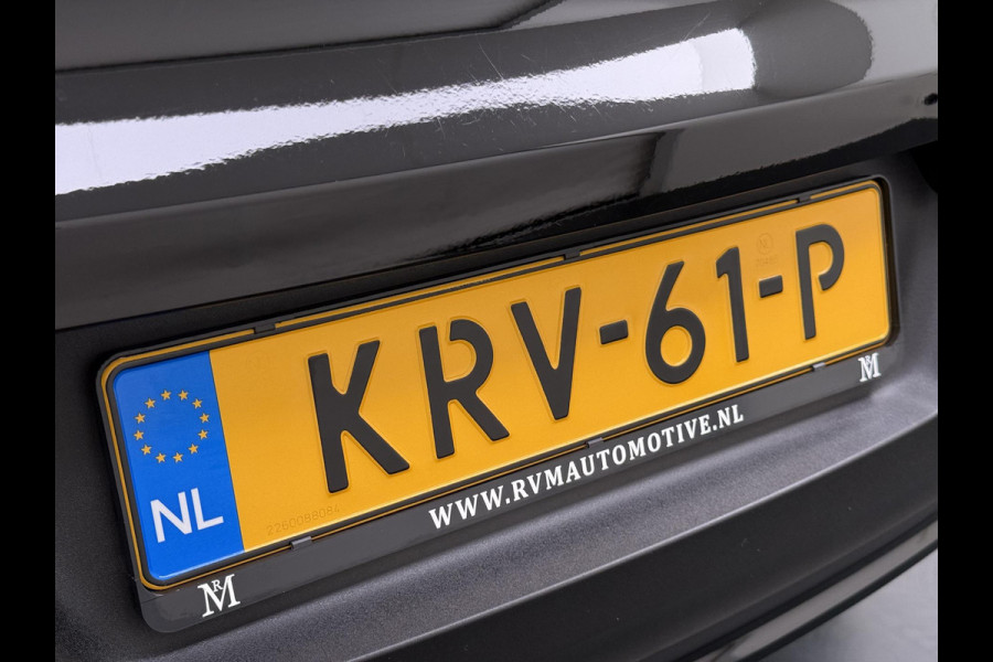 Volvo C40 Single Motor Core 70 kWh VOLVO DEALER ONDERHOUDEN| ACHTERUITRIJCAMERA| PANORAMADAK| STOEL + STUURVERWARMING| RIJKLAARPRIJS INCL. 12 MAANDEN BOVAG GARANTIE|