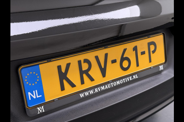 Volvo C40 Single Motor Core 70 kWh VOLVO DEALER ONDERHOUDEN| ACHTERUITRIJCAMERA| PANORAMADAK| STOEL + STUURVERWARMING| RIJKLAARPRIJS INCL. 12 MAANDEN BOVAG GARANTIE|