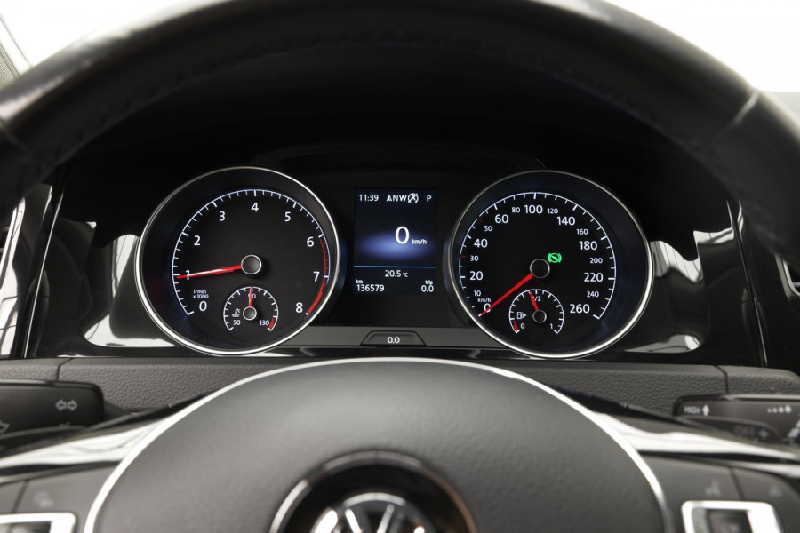 Volkswagen Golf 1.5 TSI Highline Business R |Massage|Carplay|Navi|LED|