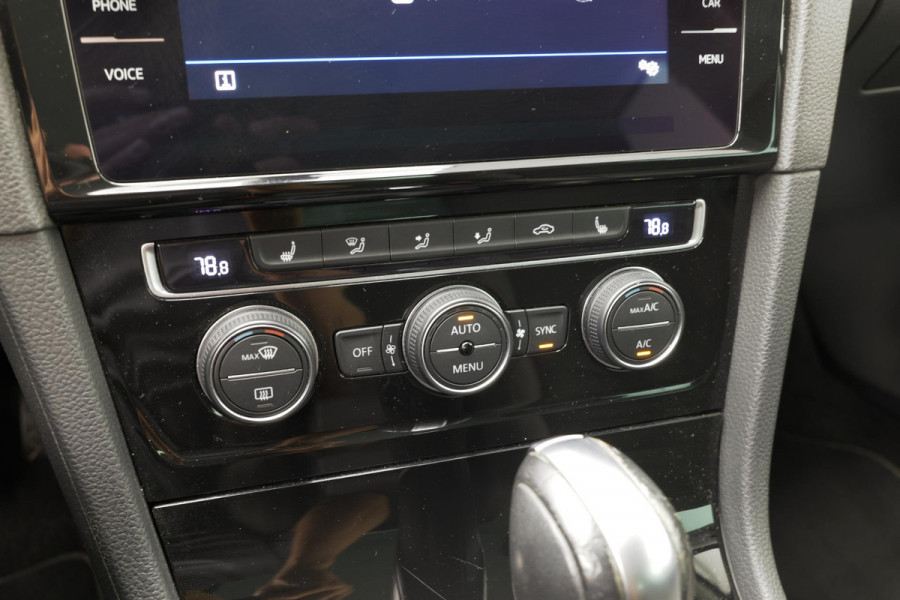 Volkswagen Golf 1.5 TSI Highline Business R |Massage|Carplay|Navi|LED|