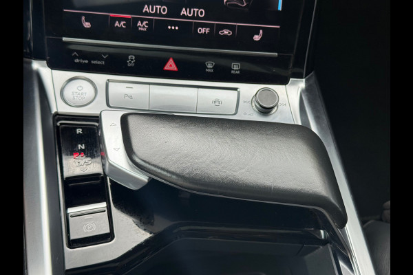 Audi e-tron E-tron 50 quattro Launch edition Black S-Line l 86% SOH l Pano l Camera l Trekhaak l