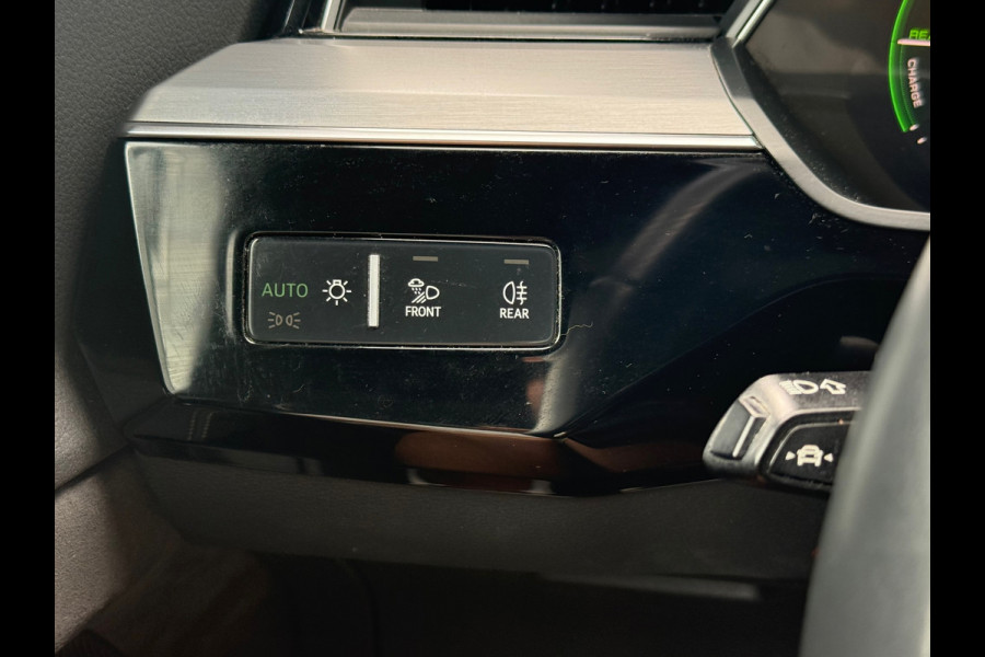 Audi e-tron E-tron 50 quattro Launch edition Black S-Line l 86% SOH l Pano l Camera l Trekhaak l