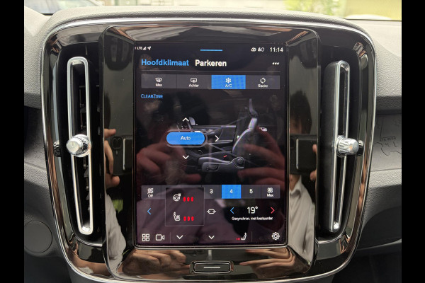 Volvo C40 Recharge Core 69 kWh 26.000 KM | SOH 96% | Panorama | Stoel- & Stuurverwarming | Achteruitrijcamera | Volvo Dealer Onderhouden | All-in incl. 12 mnd BOVAG Garantie |