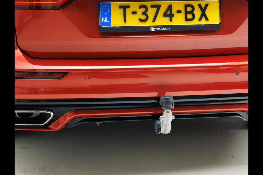 Volvo V90 2.0 T6 AWD R-Design | Pano | Trekhaak | Headup | Harman Kardon | Pilot assist | Stoel- & Stuurverwarming | 19"LMV, Extra getint glas, 1/2 leer/alcantara, PDC + Camera, Apple Carplay, Elec. achterklep
