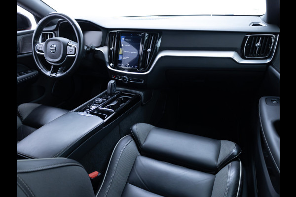 Volvo V90 2.0 T6 AWD R-Design | Pano | Trekhaak | Headup | Harman Kardon | Pilot assist | Stoel- & Stuurverwarming | 19"LMV, Extra getint glas, 1/2 leer/alcantara, PDC + Camera, Apple Carplay, Elec. achterklep