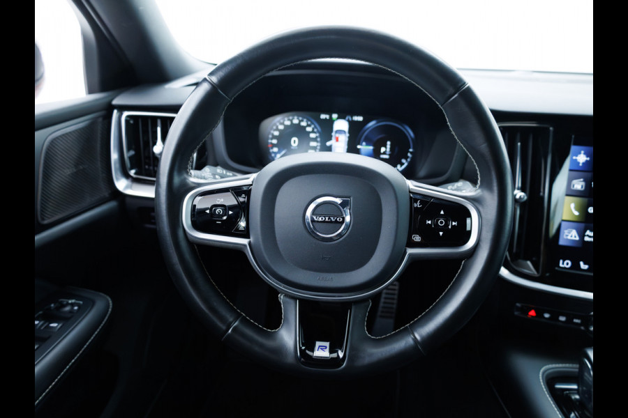 Volvo V90 2.0 T6 AWD R-Design | Pano | Trekhaak | Headup | Harman Kardon | Pilot assist | Stoel- & Stuurverwarming | 19"LMV, Extra getint glas, 1/2 leer/alcantara, PDC + Camera, Apple Carplay, Elec. achterklep