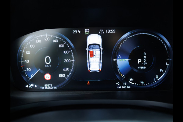 Volvo V90 2.0 T6 AWD R-Design | Pano | Trekhaak | Headup | Harman Kardon | Pilot assist | Stoel- & Stuurverwarming | 19"LMV, Extra getint glas, 1/2 leer/alcantara, PDC + Camera, Apple Carplay, Elec. achterklep