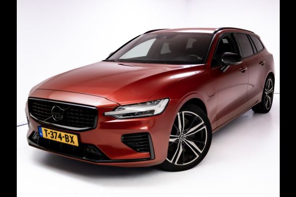 Volvo V90 2.0 T6 AWD R-Design | Pano | Trekhaak | Headup | Harman Kardon | Pilot assist | Stoel- & Stuurverwarming | 19"LMV, Extra getint glas, 1/2 leer/alcantara, PDC + Camera, Apple Carplay, Elec. achterklep