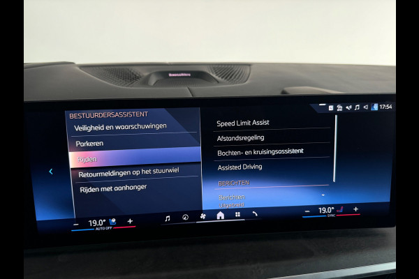 BMW X5 XDrive50e M-Sport Pano|Trekhaak|M-Seat|Sky Lounge