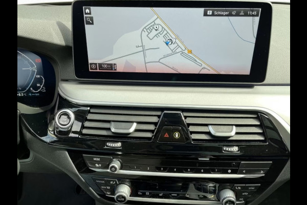 BMW 5 Serie Touring 530e ** LASER, NAVI+, DAKOTA LEDER, PANORAMA, HuD, KEYLESS, MEM, 43k onder NP ** 1e EIG - UNFALLFREI - BMW GAR ** ** INFORMEER OOK NAAR ONZE AANTREKKELIJKE FINANCIAL-LEASE TARIEVEN **