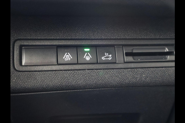Peugeot 3008 1.6 PT GT 180 PK AUT. + AFN. TREKHAAK 1500 KG | FOCAL | MASSAGE | CARPLAY | CAMERA | STOELVERW. | SFEERVERL.