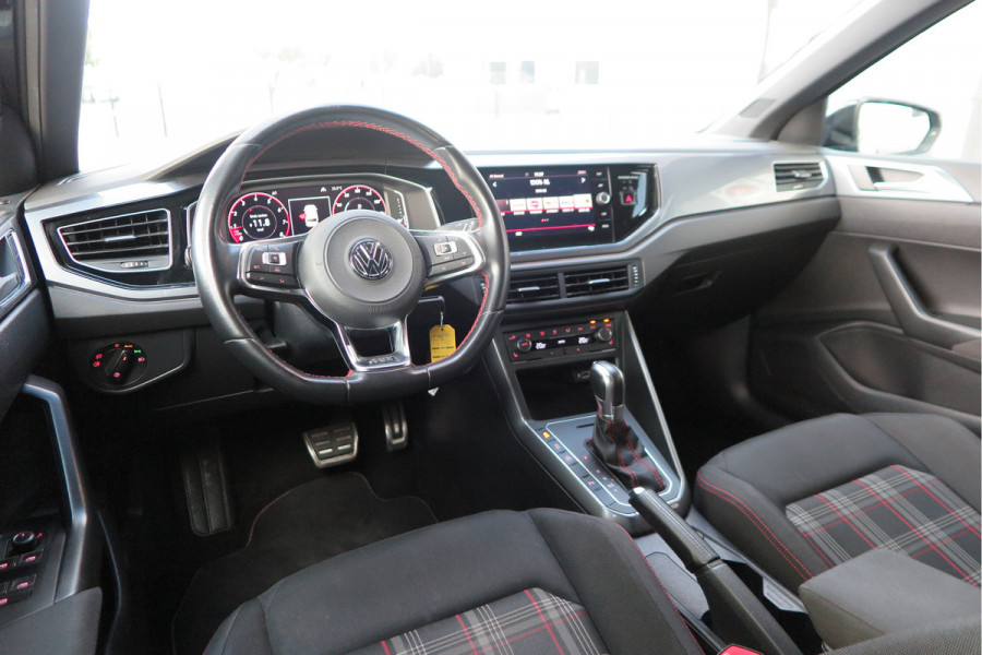 Volkswagen Polo 2.0 TSI GTI 147kw 200PK DSG Led, Virtual cockpit , Stoelverwarming , Navi , Carplay, PDC, Schakelflippers , Camera ,Adaptive cruise  , etc. (Recent onderhouden , historie volledig bekend)