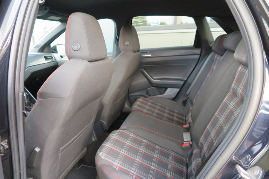 Volkswagen Polo 2.0 TSI GTI 147kw 200PK DSG Led, Virtual cockpit , Stoelverwarming , Navi , Carplay, PDC, Schakelflippers , Camera ,Adaptive cruise  , etc. (Recent onderhouden , historie volledig bekend)
