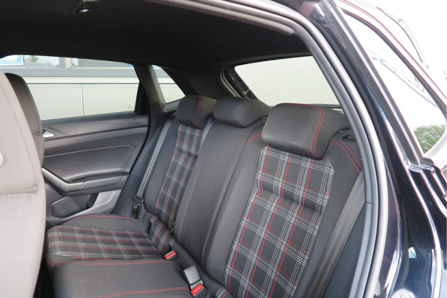 Volkswagen Polo 2.0 TSI GTI 147kw 200PK DSG Led, Virtual cockpit , Stoelverwarming , Navi , Carplay, PDC, Schakelflippers , Camera ,Adaptive cruise  , etc. (Recent onderhouden , historie volledig bekend)