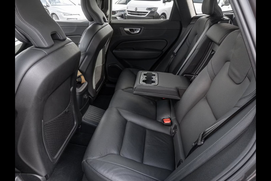 Volvo XC60 2.0 T8 Plug-in hybrid AWD Plus Dark (335kW/455PK) ** PANORAMA, ACC, VERW. ST, 19-inch LMV ** 1e EIG - UNFALLFREI ** ** INFORMEER OOK NAAR ONZE AANTREKKELIJKE FINANCIAL-LEASE TARIEVEN **