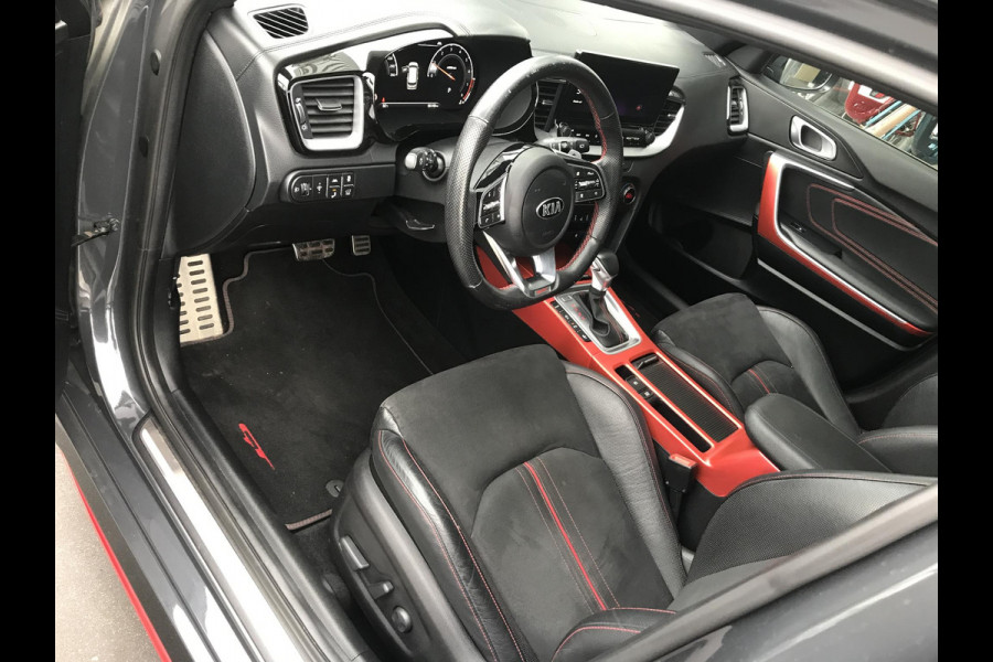 Kia ProCeed 1.6 GT Panoramadak / verwarmde voorruit 204pk