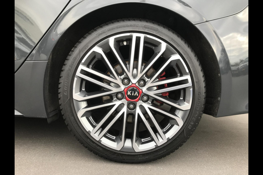 Kia ProCeed 1.6 GT Panoramadak / verwarmde voorruit 204pk