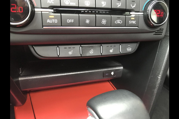 Kia ProCeed 1.6 GT Panoramadak / verwarmde voorruit 204pk