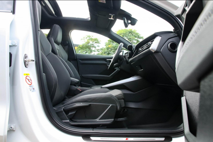 Audi A3 Sportback 35 1.5 TFSI S Edition One S-line 150pk S-Tronic Lederen kuipstoelen|Virtual Cockpit|Panoramadak|LED Matrix|Black