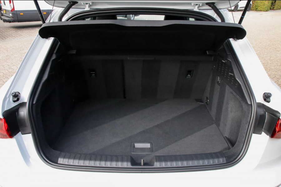 Audi A3 Sportback 35 1.5 TFSI S Edition One S-line 150pk S-Tronic Lederen kuipstoelen|Virtual Cockpit|Panoramadak|LED Matrix|Black