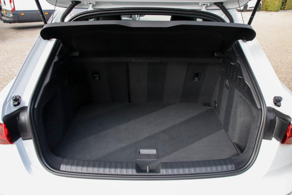 Audi A3 Sportback 35 1.5 TFSI S Edition One S-line 150pk S-Tronic Lederen kuipstoelen|Virtual Cockpit|Panoramadak|LED Matrix|Black