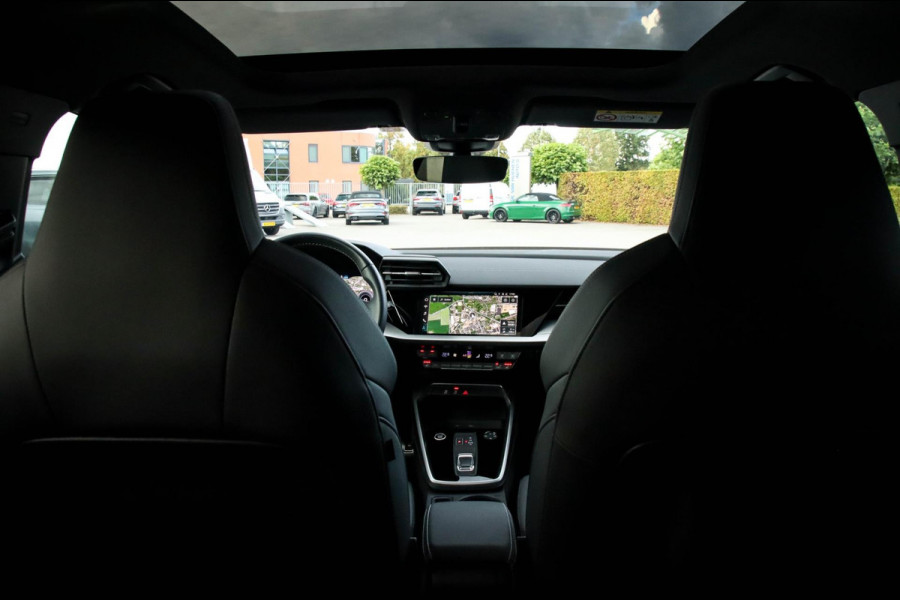 Audi A3 Sportback 35 1.5 TFSI S Edition One S-line 150pk S-Tronic Lederen kuipstoelen|Virtual Cockpit|Panoramadak|LED Matrix|Black