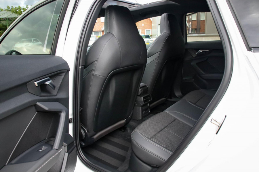 Audi A3 Sportback 35 1.5 TFSI S Edition One S-line 150pk S-Tronic Lederen kuipstoelen|Virtual Cockpit|Panoramadak|LED Matrix|Black