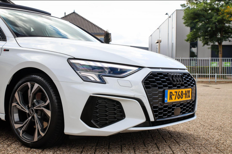 Audi A3 Sportback 35 1.5 TFSI S Edition One S-line 150pk S-Tronic Lederen kuipstoelen|Virtual Cockpit|Panoramadak|LED Matrix|Black