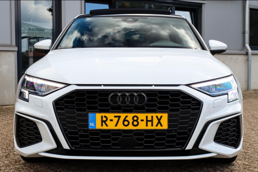 Audi A3 Sportback 35 1.5 TFSI S Edition One S-line 150pk S-Tronic Lederen kuipstoelen|Virtual Cockpit|Panoramadak|LED Matrix|Black