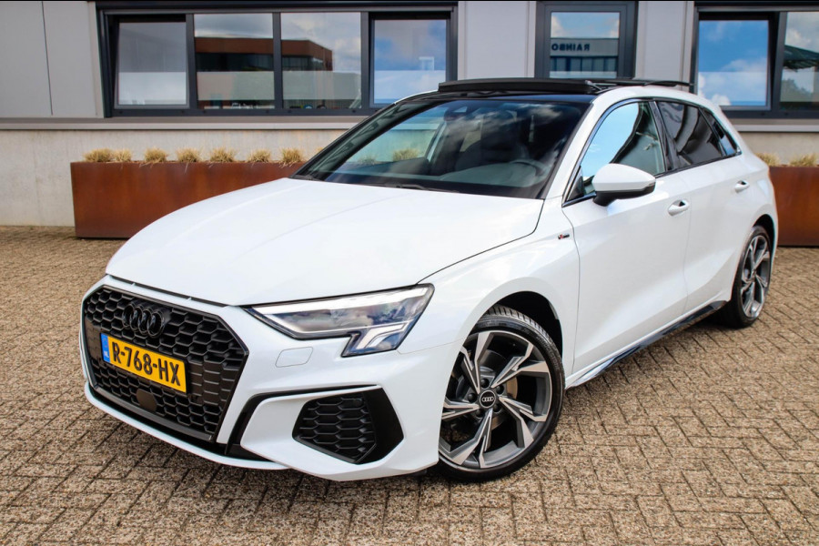 Audi A3 Sportback 35 1.5 TFSI S Edition One S-line 150pk S-Tronic Lederen kuipstoelen|Virtual Cockpit|Panoramadak|LED Matrix|Black