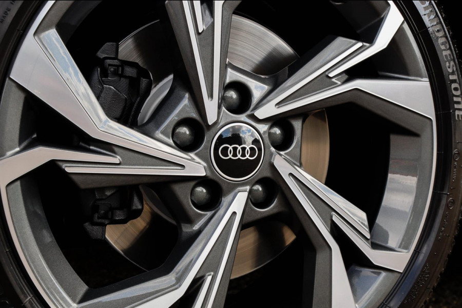 Audi A3 Sportback 35 1.5 TFSI S Edition One S-line 150pk S-Tronic Lederen kuipstoelen|Virtual Cockpit|Panoramadak|LED Matrix|Black