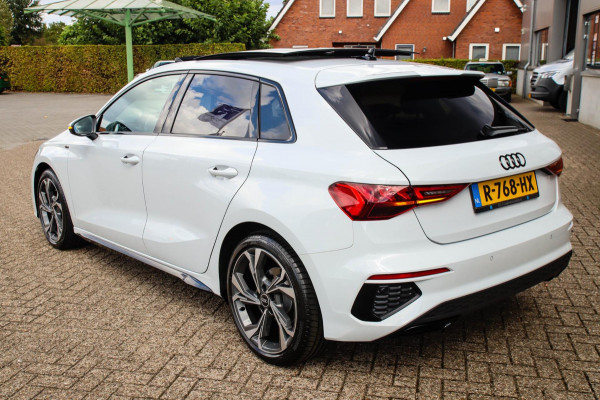 Audi A3 Sportback 35 1.5 TFSI S Edition One S-line 150pk S-Tronic Lederen kuipstoelen|Virtual Cockpit|Panoramadak|LED Matrix|Black