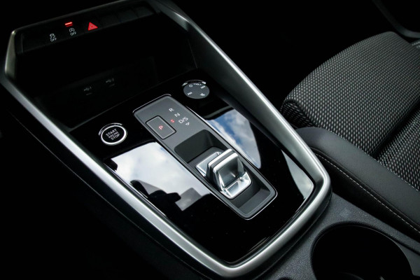 Audi A3 Sportback 35 1.5 TFSI S Edition One S-line 150pk S-Tronic Lederen kuipstoelen|Virtual Cockpit|Panoramadak|LED Matrix|Black