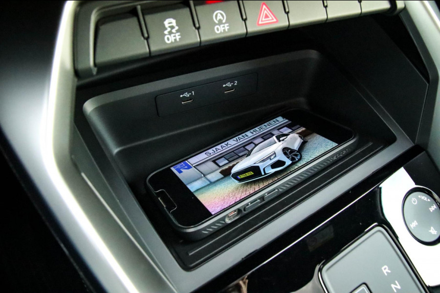 Audi A3 Sportback 35 1.5 TFSI S Edition One S-line 150pk S-Tronic Lederen kuipstoelen|Virtual Cockpit|Panoramadak|LED Matrix|Black