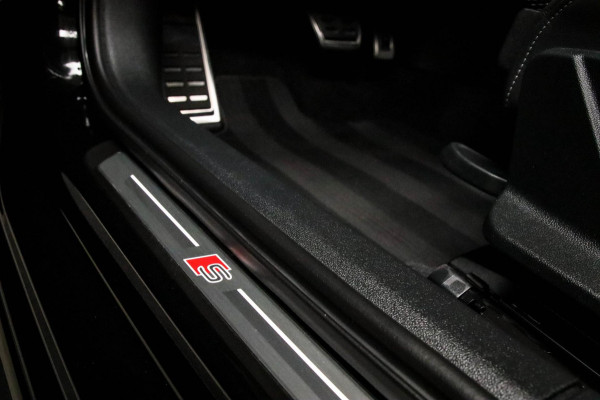 Audi A3 Limousine 35 1.5 TFSI S Edition One S-line 150pk S-Tronic Lederen kuipstoelen|Virtual Cockpit|Panoramadak|LED Matrix|Black