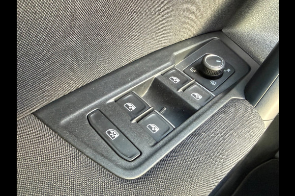 Volkswagen Tiguan 1.5 TSI 150pk DSG Life * Side Assist * Carplay * Parkeersensoren * Adaptieve Cruise Control *