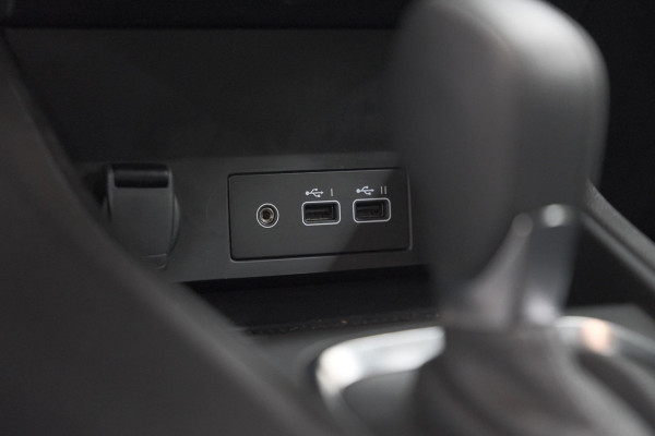 Renault Captur 1.6 E-Tech full hybrid 145 techno | Trekhaak | Pack Full Screen | Camera | Parkeersensoren | Apple Carplay