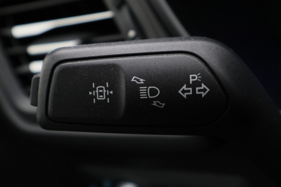 Ford Kuga 2.5 PHEV ST-Line Winter Pack, Head-Up, ACC, Camera, Apple Carplay, LED, 18"